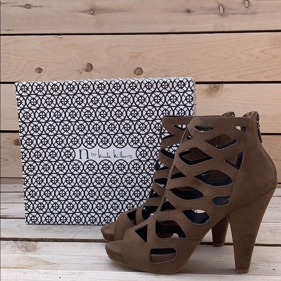 Nicole by Nicole Miller Shoes - 🆕 Nicole Miller Flana Camel Heels